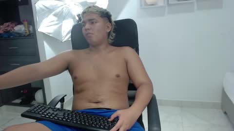 Snapshot of percibal_junior1 chatting on January 31, 3:30 am percibal_junior1 online show from January 31, 3:30 am