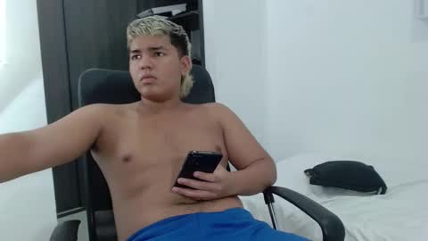 Snapshot of percibal_junior1 chatting on February 12, 4:54 am percibal_junior1 online show from February 12, 4:54 am