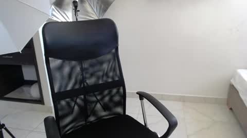 Snapshot of percibal_junior1 chatting on January 24, 4:06 pm percibal_junior1 online show from January 24, 4:06 pm