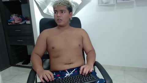 Snapshot of percibal_junior1 chatting on January 28, 2:21 am percibal_junior1 online show from January 28, 2:21 am