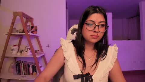 Snapshot of perfect__ana chatting on February 4, 1:45 am Sarah Ana Banana online show from February 4, 1:45 am