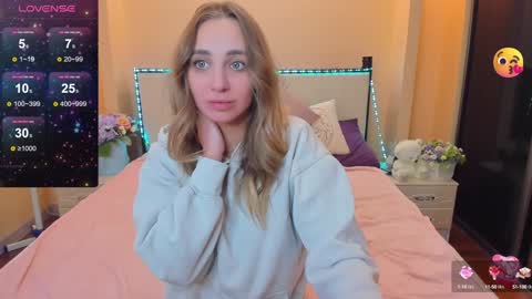 Julia online show from December 5, 8:49 am