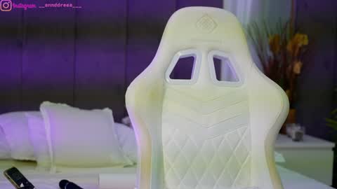 Snapshot of perfectt33n chatting on October 13, 2:19 pm Dee online show from October 13, 2:19 pm