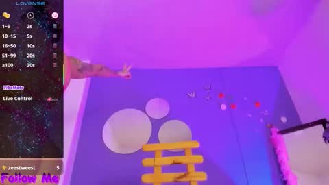 Perla online show from October 9, 8:14 pm