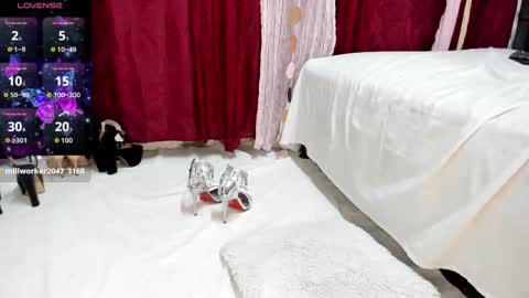 Snapshot of perla_thompson1 chatting on September 21, 7:51 pm Perla Thompson online show from September 21, 7:51 pm