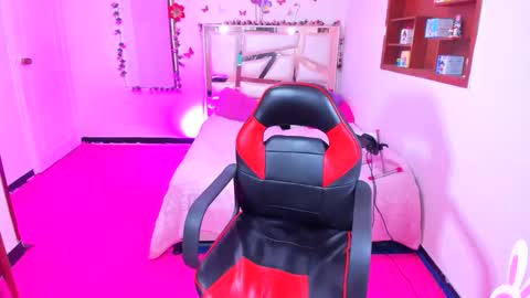 PERLA online show from April 17, 3:09 am