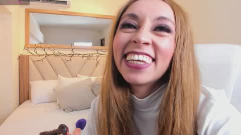 PerlaPreciosa online show from March 10, 4:06 am