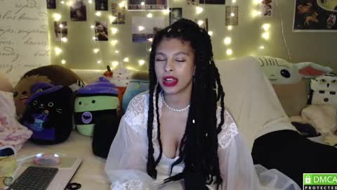 Snapshot of persephonesnymph chatting on October 25, 4:57 am Persephone online show from October 25, 4:57 am
