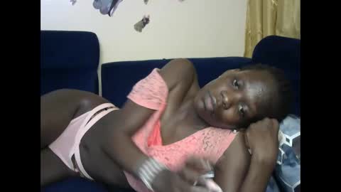 petite_lavi2 online show from April 26, 1:42 pm