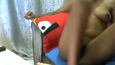 Snapshot of petite_loverr chatting on February 18, 12:49 pm Petite loverr online show from February 18, 12:49 pm