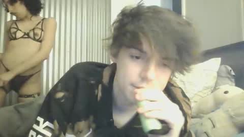 petitebitchfucks online show from January 8, 2:23 pm