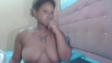 petitechocolatemommy online show from November 27, 9:00 pm