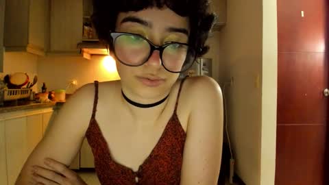 Lunna online show from February 26, 1:53 am