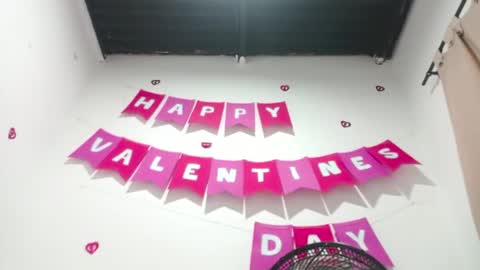 Snapshot of petiteivoryqueen chatting on February 26, 7:34 am danna online show from February 26, 7:34 am