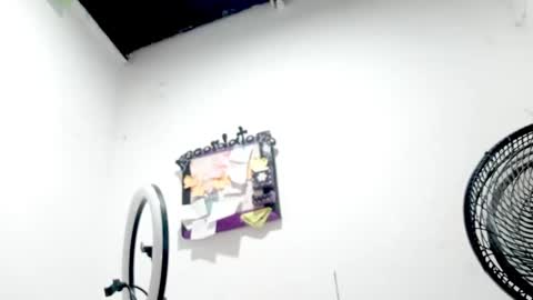 danna online show from October 24, 6:03 am