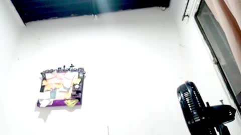 Snapshot of petiteivoryqueen chatting on October 18, 7:45 am danna online show from October 18, 7:45 am