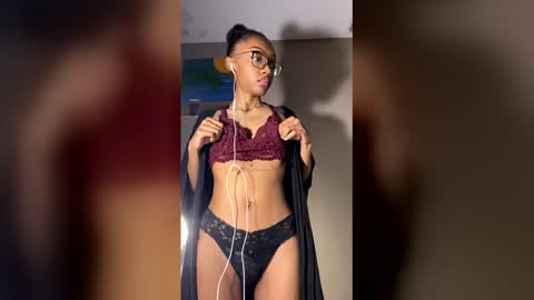 petitetingz online show from June 6, 8:09 am
