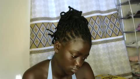 petitte_gyaal online show from November 16, 4:03 am