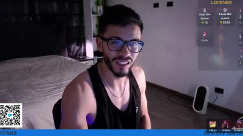 phantom_bigger1 online show from June 3, 12:19 pm