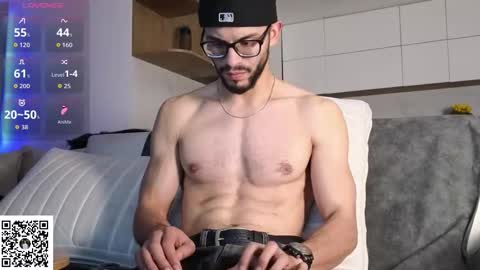 phantom_bigger1 online show from February 26, 12:58 am