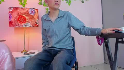 PHILLIP online show from March 8, 12:00 am