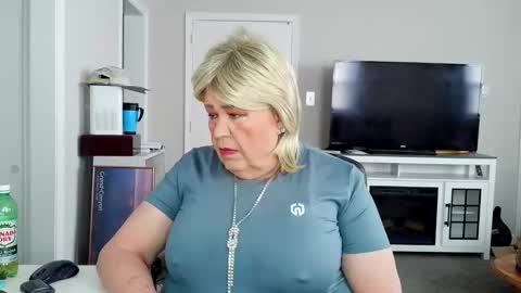 Geri online show from April 6, 9:38 pm