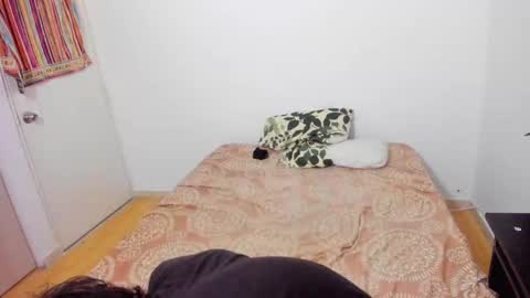 picaszomilos350 online show from March 8, 6:39 am