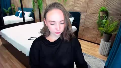 Emelie online show from September 13, 10:17 am