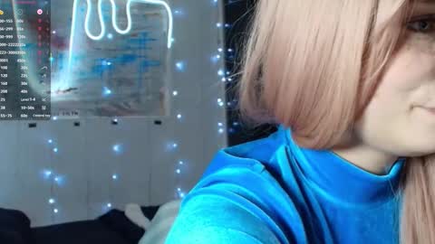 Snapshot of piera_ chatting on September 19, 7:06 pm Piera online show from September 19, 7:06 pm