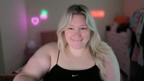 Piggy Rose online show from November 2, 7:14 pm