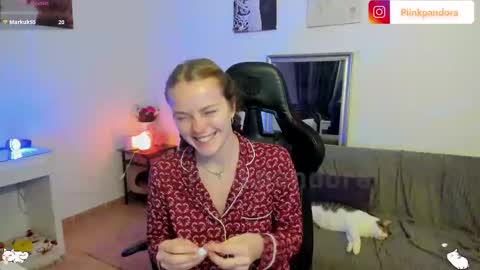 PiinkPandora online show from March 4, 10:40 pm