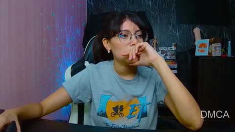 Snapshot of piixiie_d_oll chatting on October 23, 2:46 am Andrea G online show from October 23, 2:46 am