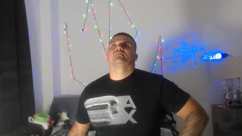 Snapshot of pikoro_gomez chatting on December 26, 1:18 am pikoro_gomez online show from December 26, 1:18 am