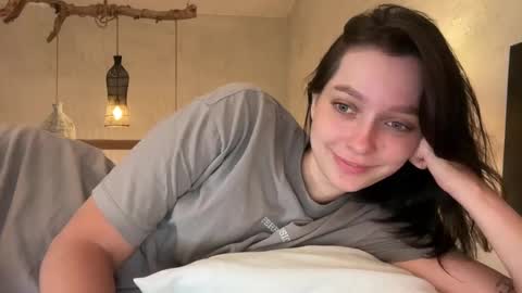 Snapshot of pileacadieri__ chatting on February 18, 2:38 pm Trisha online show from February 18, 2:38 pm