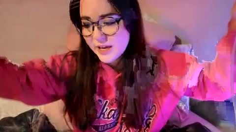 PilloGoddess online show from July 28, 5:27 am