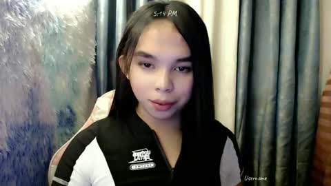Snapshot of pinay_heart chatting on October 19, 9:14 am heart online show from October 19, 9:14 am