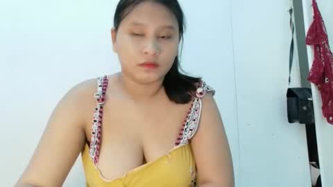 Snapshot of pinaybigboobs_69 chatting on October 16, 3:33 pm just call me rose online show from October 16, 3:33 pm