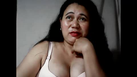 pinaymama12345 online show from February 24, 4:05 am