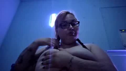 pincheguera online show from September 28, 5:44 pm