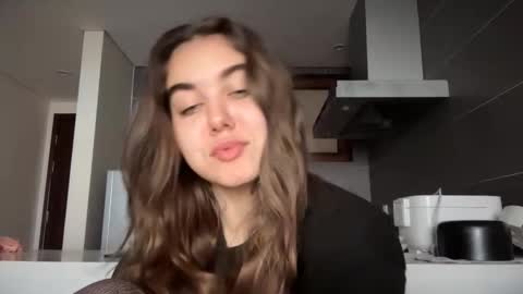 Susie online show from December 19, 2:29 am