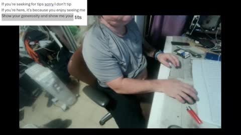 pini_z online show from February 21, 11:32 pm