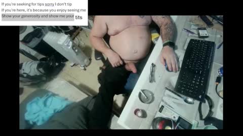 pini_z online show from December 31, 7:07 pm