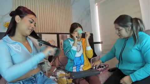 pink_as online show from September 12, 2:30 pm