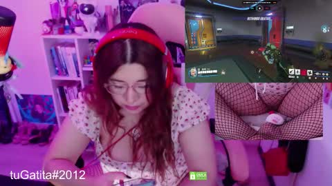 Snapshot of pink_girl0n chatting on October 14, 11:41 pm Kitty online show from October 14, 11:41 pm