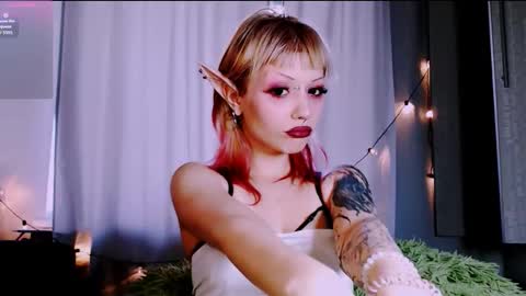 pink_k1tty online show from October 20, 7:57 am