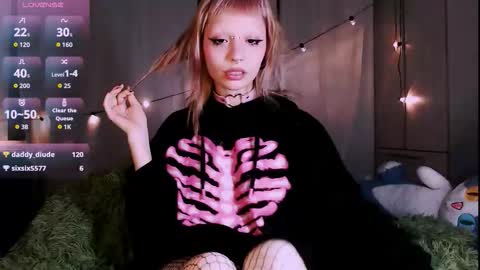 pink_k1tty online show from September 29, 7:24 pm