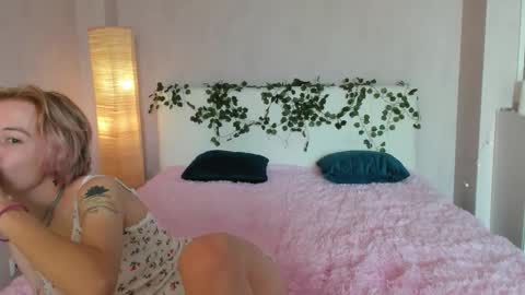 pink_lila18 online show from September 12, 8:05 am