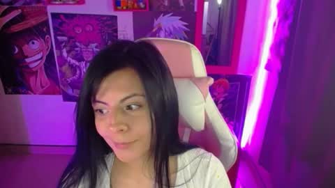 pink_yuii online show from January 10, 9:42 pm