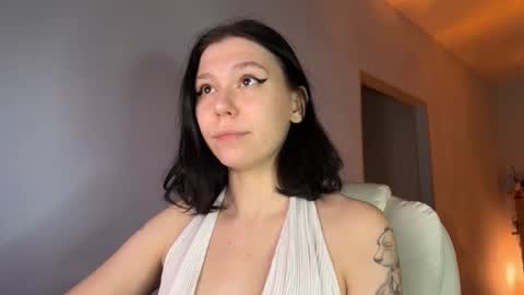 pinkdollylovv online show from November 17, 9:50 pm