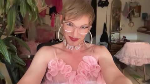 pinkfag online show from June 1, 6:20 pm